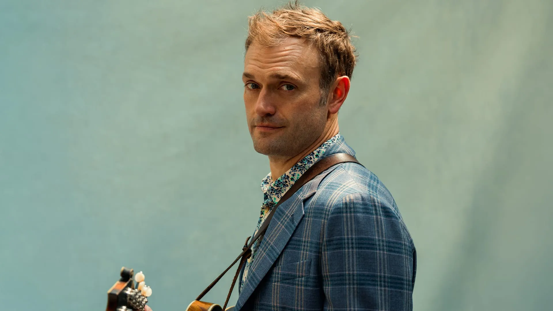 1920 x 1080 Chris Thile