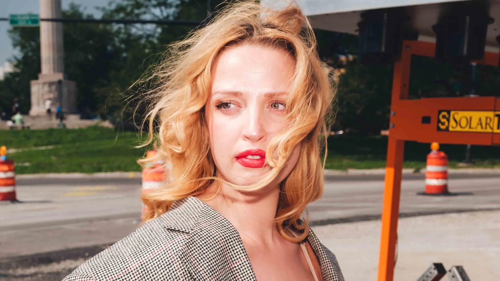 Singer-Songwriter Elizabeth Moen poses for a photo